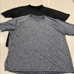 Under Armour 2 pairs “Tech Tees” Black and Gray Short Sleeve Tees